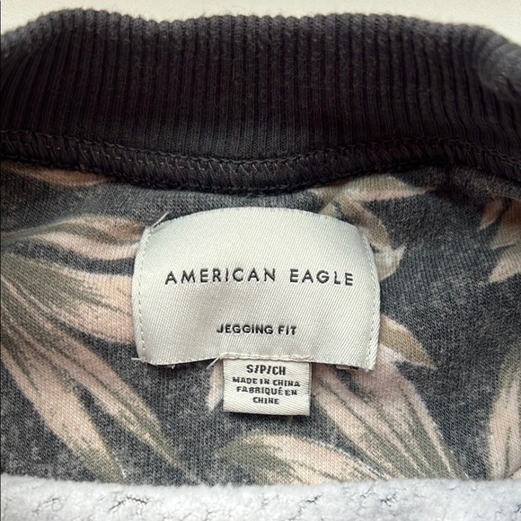 American Eagle Sweatsuit Set Tropical Print Sweatshirt and Shorts Set Small - Picture 3 of 6